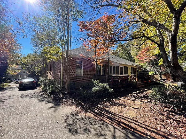 1818 Arlington St — Photo 13