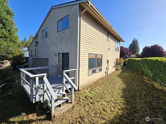 3rd image of 1836 Harbor Crest Place