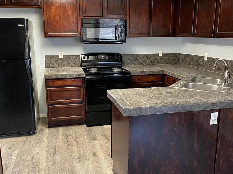 7800 S Kilcormac Ln — Photo 6