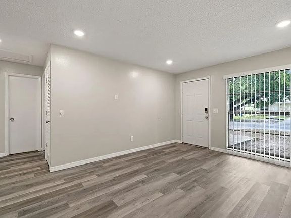 3rd image of 713 Sunbright Dr #713