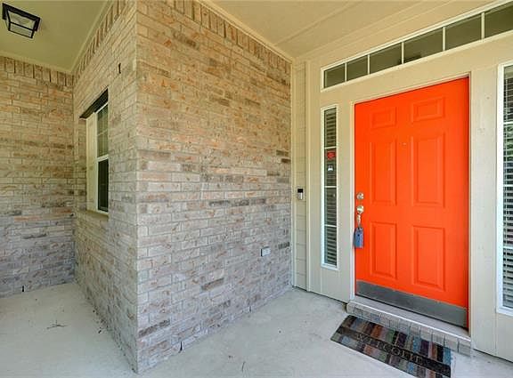 3rd image of 3725 Castle Rock Dr