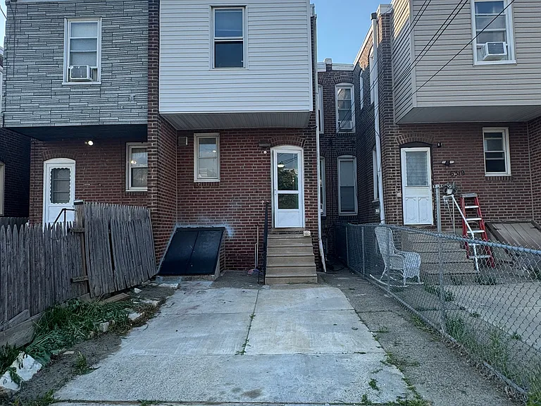 6317 Glenloch St — Photo 10