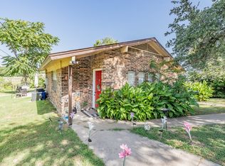 451 Wilshire Ave, Azle, TX 76020