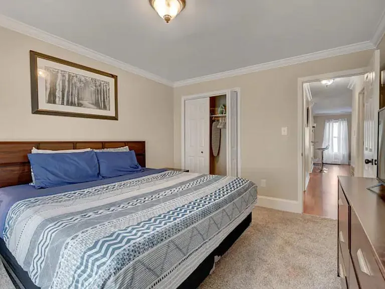 2225 Summit St #1 — Photo 10