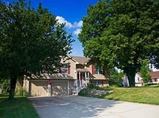 2220 NE Chipman Rd, Lees Summit, MO 64086