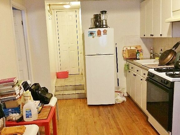 2nd image of 2326 28th St APT 1C