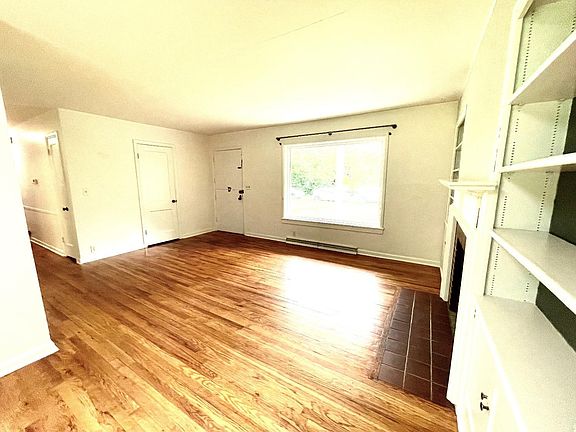 5th image of 5335 Hillcrest Dr