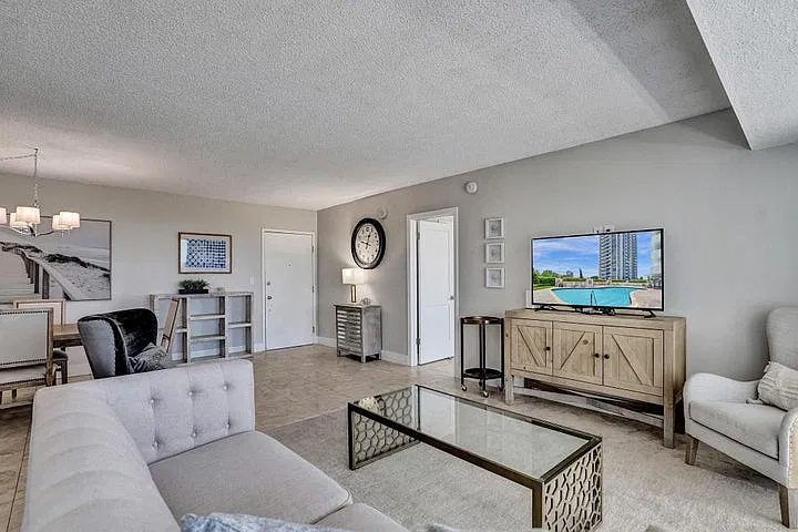 2715 N Ocean Blvd — Photo 3