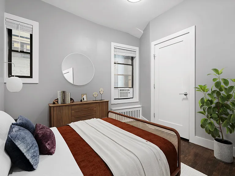 77 W 68th St #3D — Photo 4