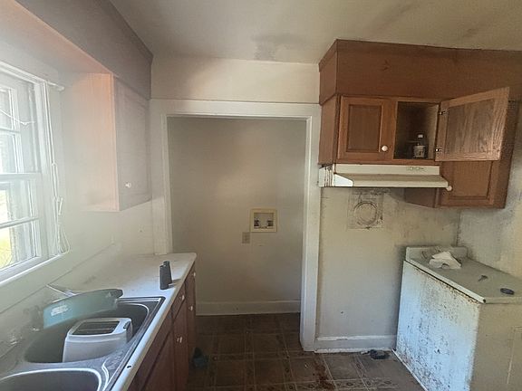 5th image of 23405 White House Rd