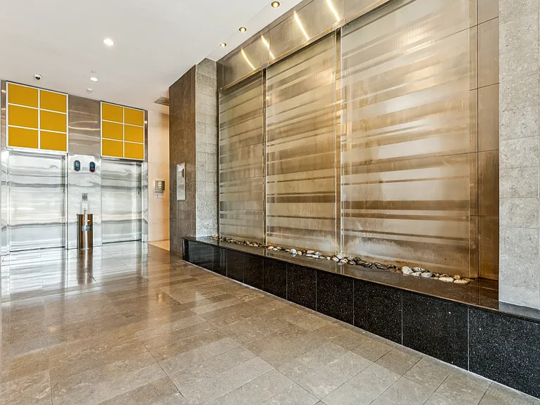 333 W Trade St #22 — Photo 40