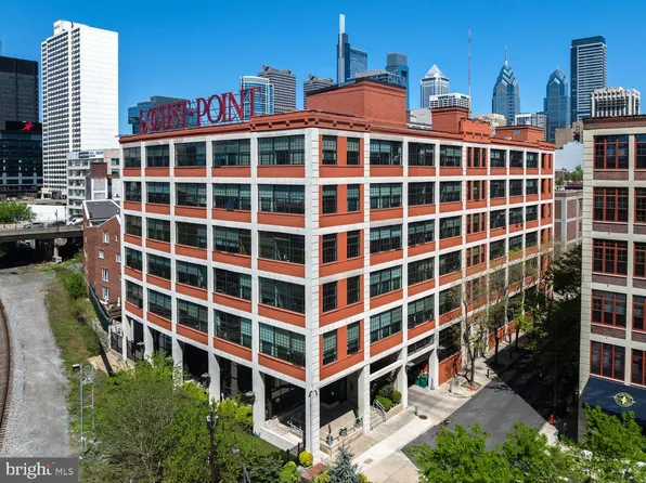 2429 Locust St APT 222, Philadelphia, PA 19103