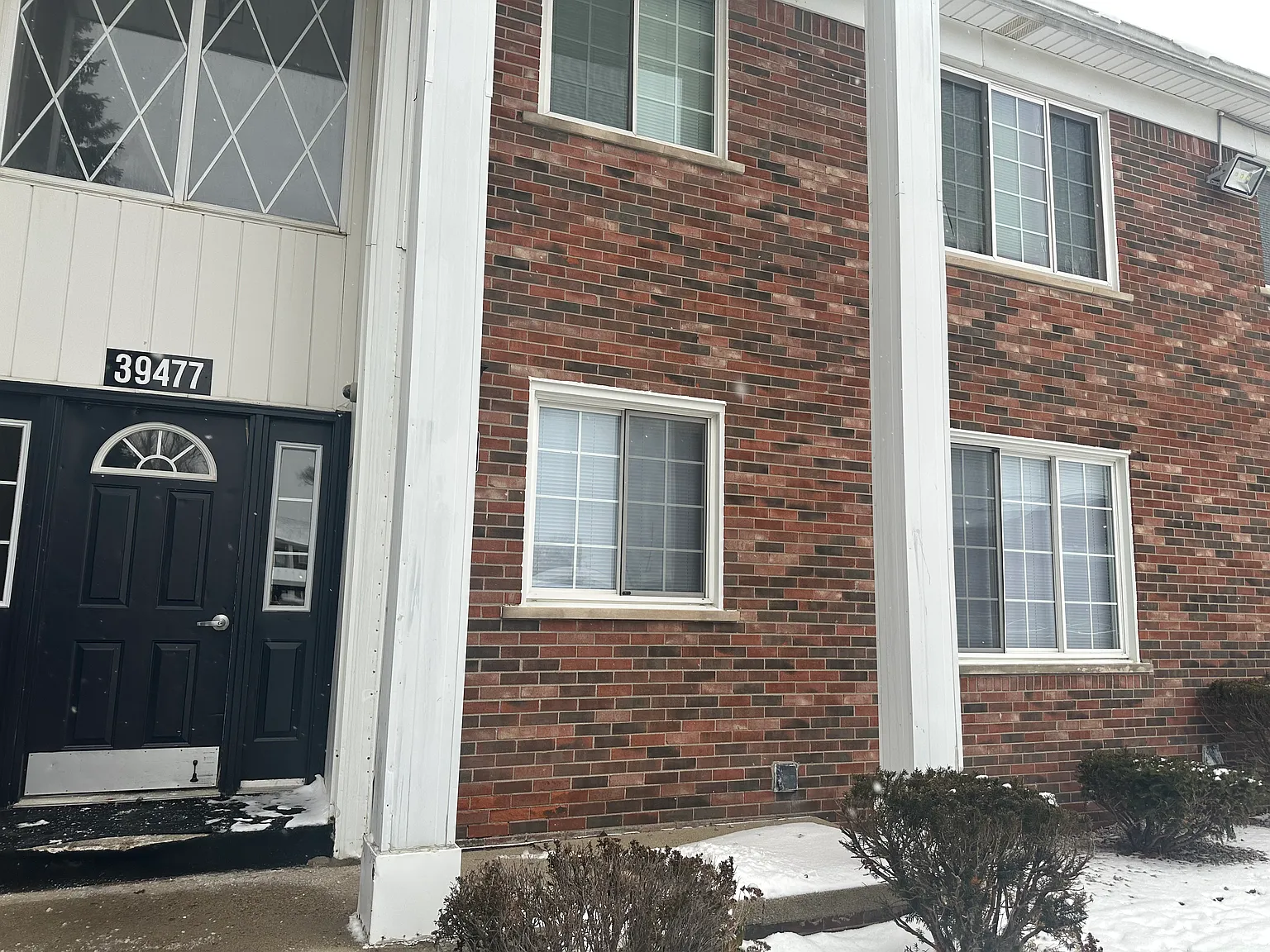 2 bed, 958 sqft, $1,400 — Photo 1