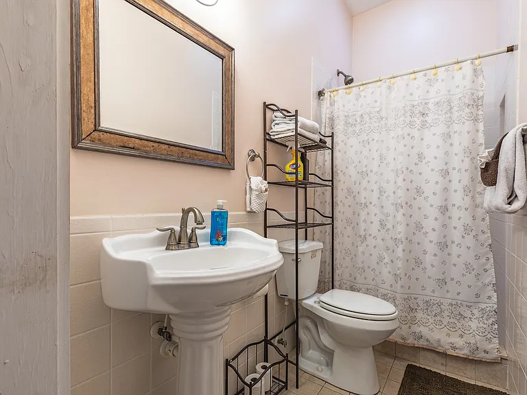 520 Petronia St — Photo 10