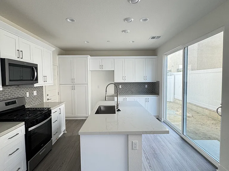 4225 S Heather Privado — Photo 4