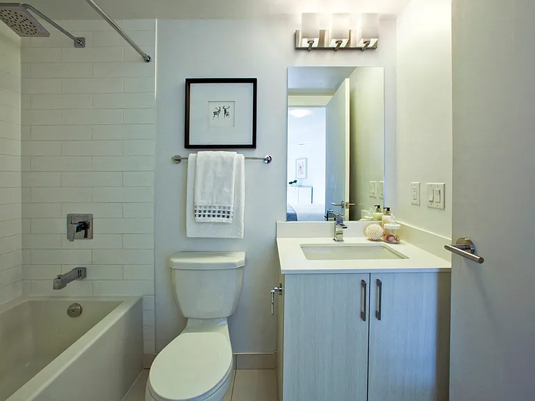 763 Woodbine Ave — Photo 14