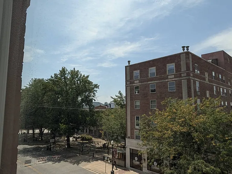 128 N Broad St — Photo 3