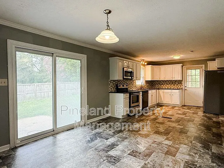 6151 Wynnwood Dr — Photo 5