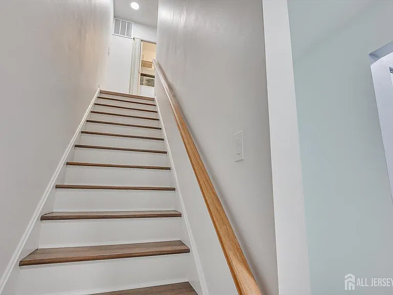 822 Darlington Dr — Photo 15