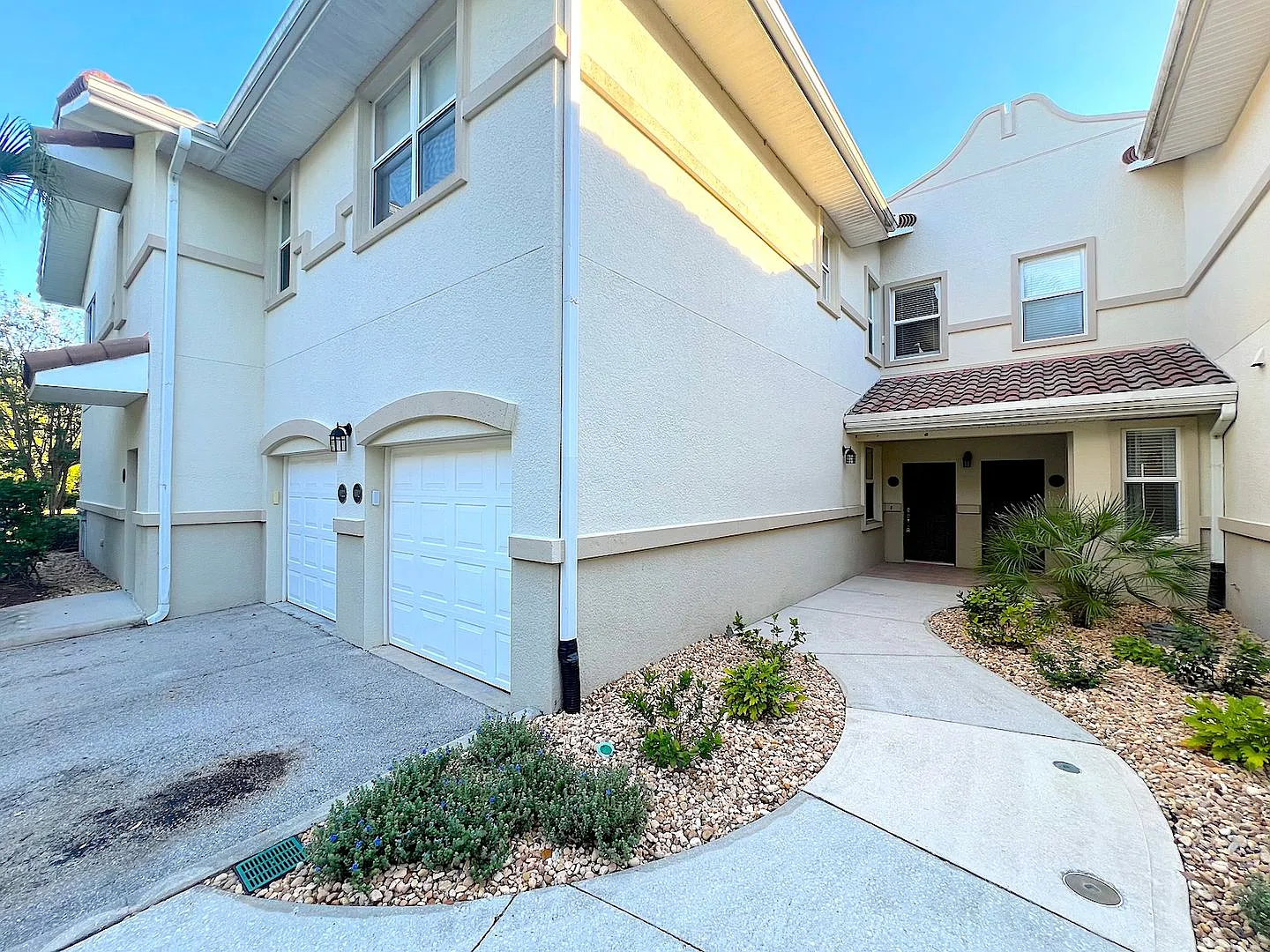 Luxury 3 Bed 2 Bath Condo Home in Gated Community for Rent! — Photo 3