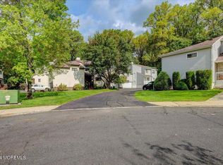 32 Kennedy Ct, Middletown, NJ 07748