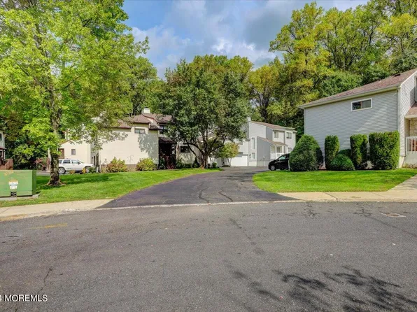 32 Kennedy Court, Middletown, NJ 07748