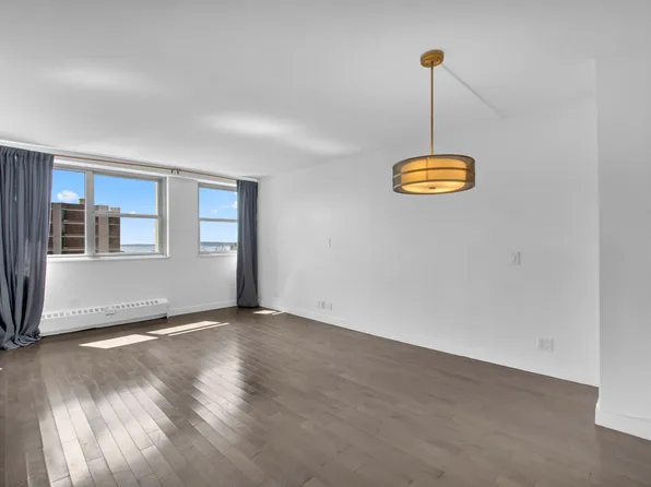 75 Henry Street 29J image 1 of 15