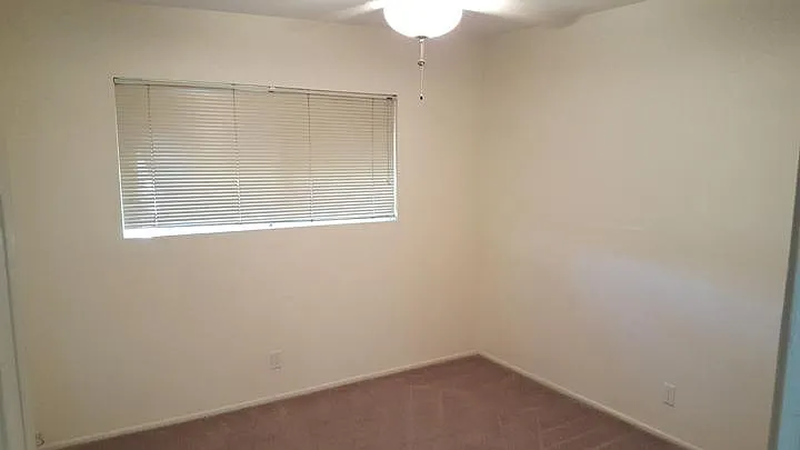 325 S Westfall Ave #1 — Photo 4