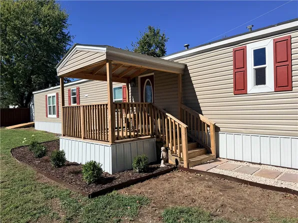 165 Kirby St, Colcord, OK 74338