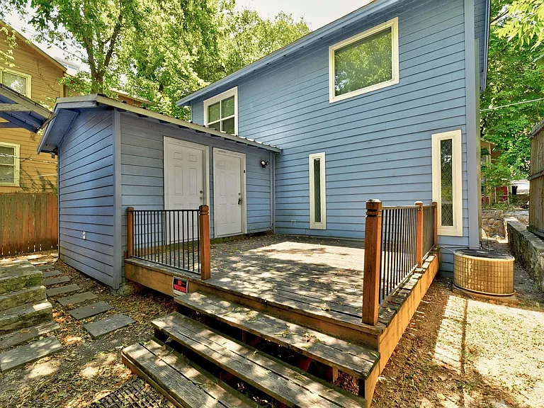 2712 Whitis Ave #B — Photo 1