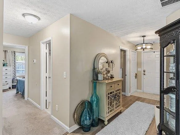 20 Shenandoah Ln — Photo 5