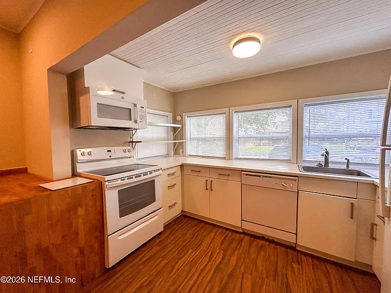 3944 Boone Park Ave #FRONT — Photo 9