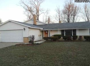 5411 Harleston Dr, Lyndhurst, OH