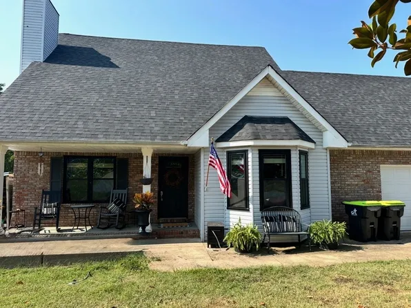 3350 Clearwater Dr, Clarksville, TN 37042