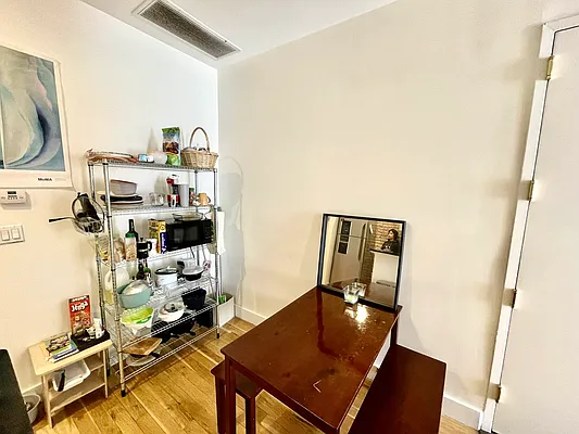 Rented by Pear NYC LLC | media 13