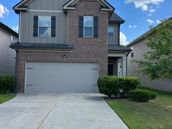 2639 Lovejoy Crossing Dr, Hampton, GA 30228