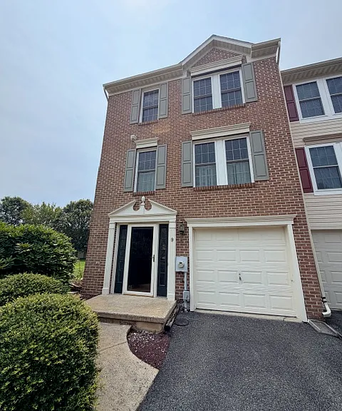 9 Inkberry Ct #1 — Photo 1