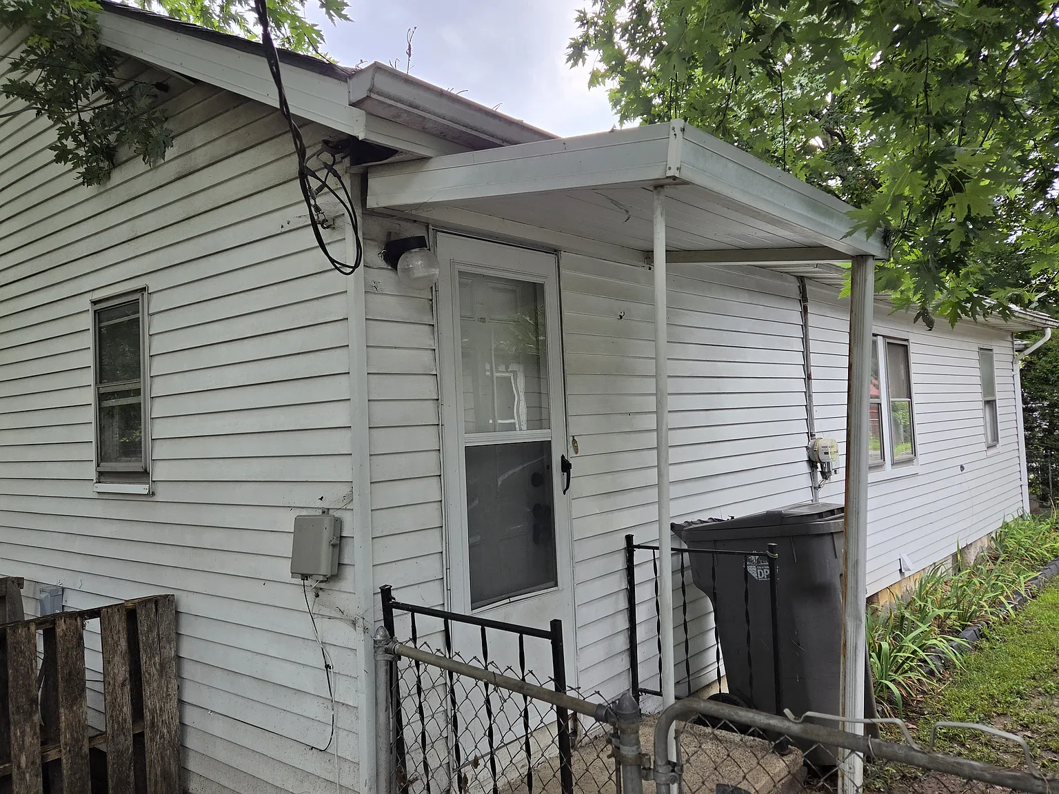 2 bed, 884 sqft, $1,000 — Photo 2