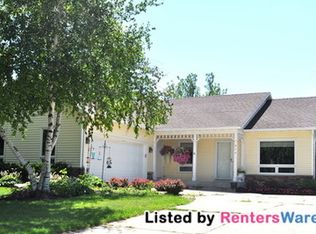 704 Meadow View Dr, Northfield, MN 55057