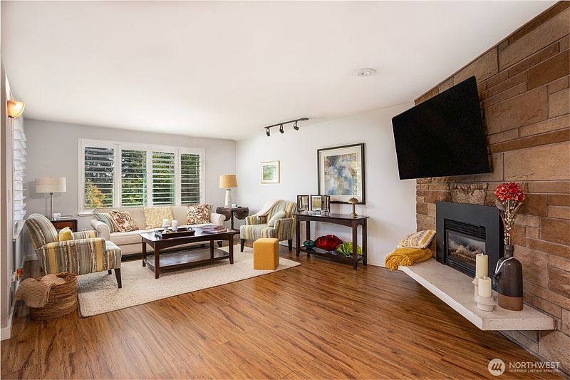 5th image of 6205 Soundview Drive