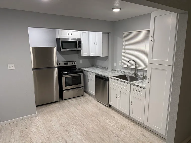 155 Canton — Photo 14