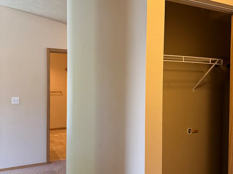 Four Oaks Entry Closet