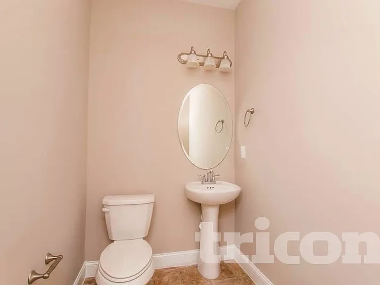 1509 Burrows Ave — Photo 13