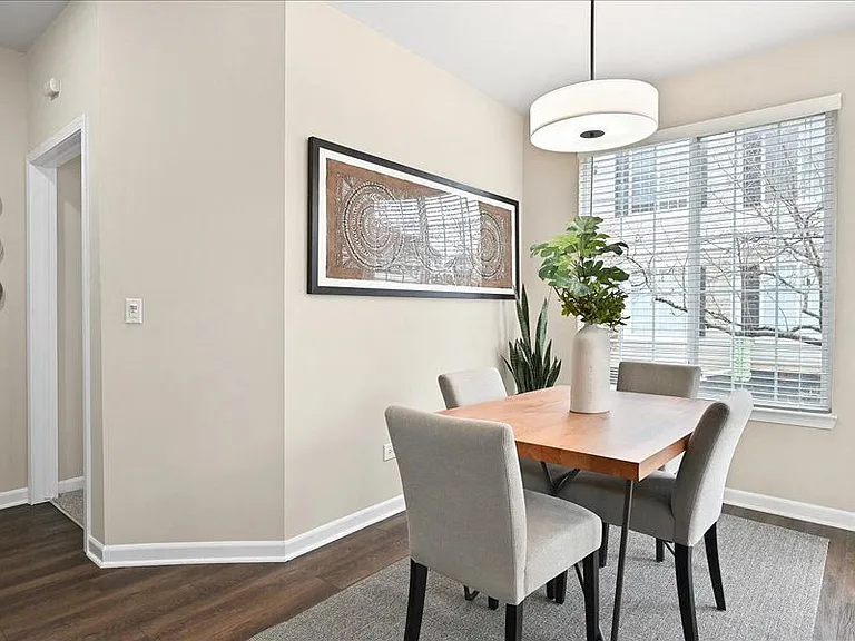 Farmington Lakes Apartments — Photo 37