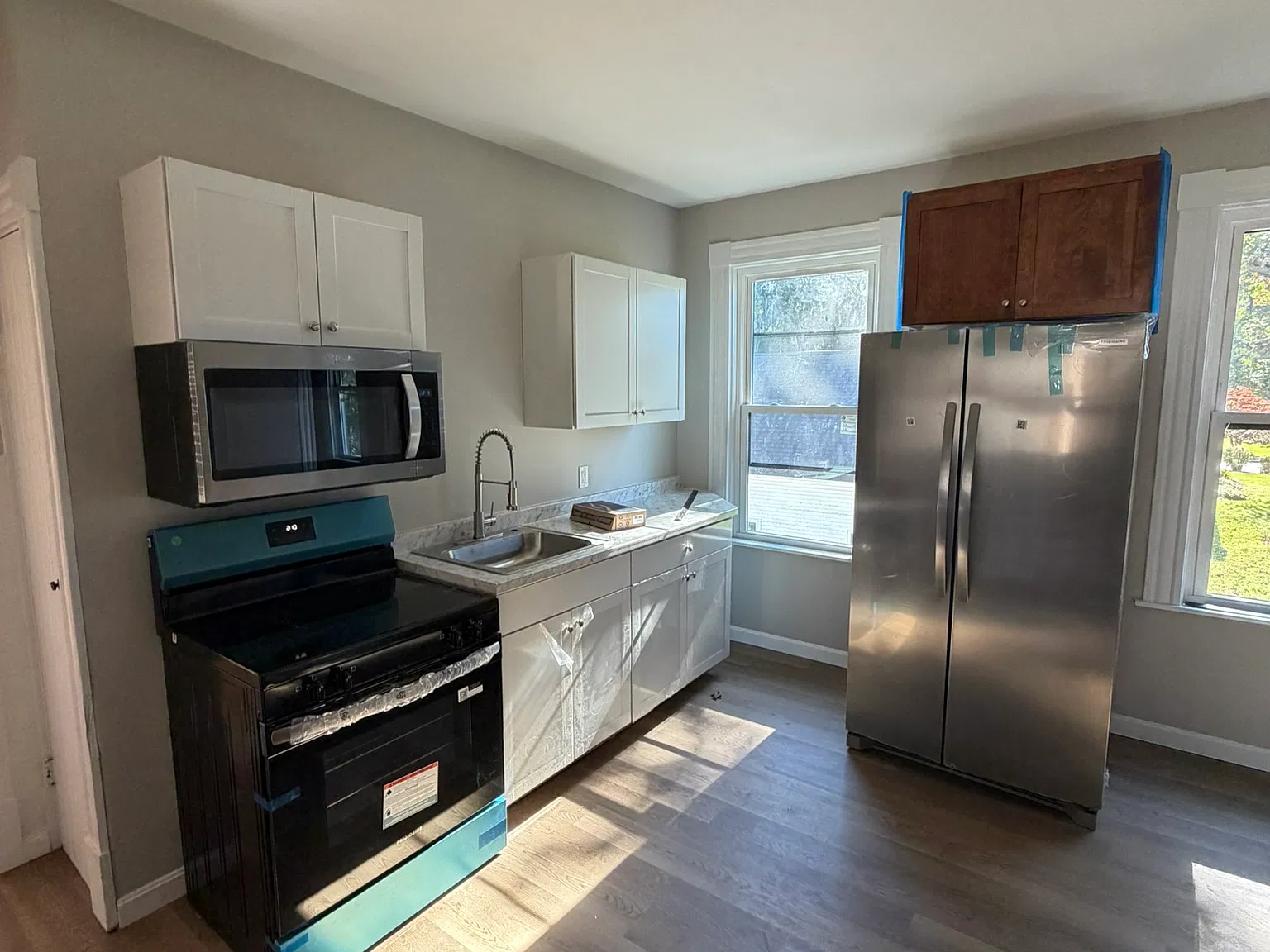 2 bed, 1000 sqft, $2,300 — Photo 1