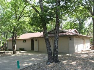 4 Thunderbird Dr, Eureka Springs, AR 72631