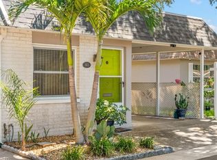 883 Sky Loch Dr S, Dunedin, FL 34698