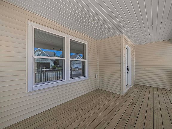 4th image of 2839 Ruby St