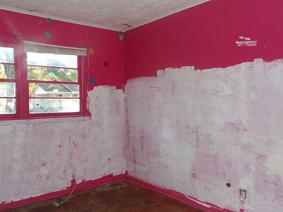 2nd image of 1525 Park Ave
