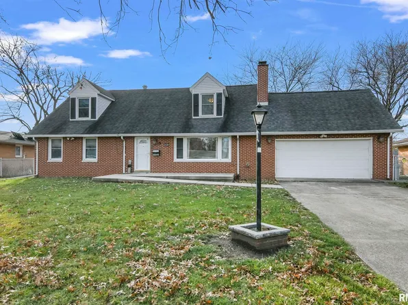 2120 Blackhawk Rd, Springfield, IL 62702